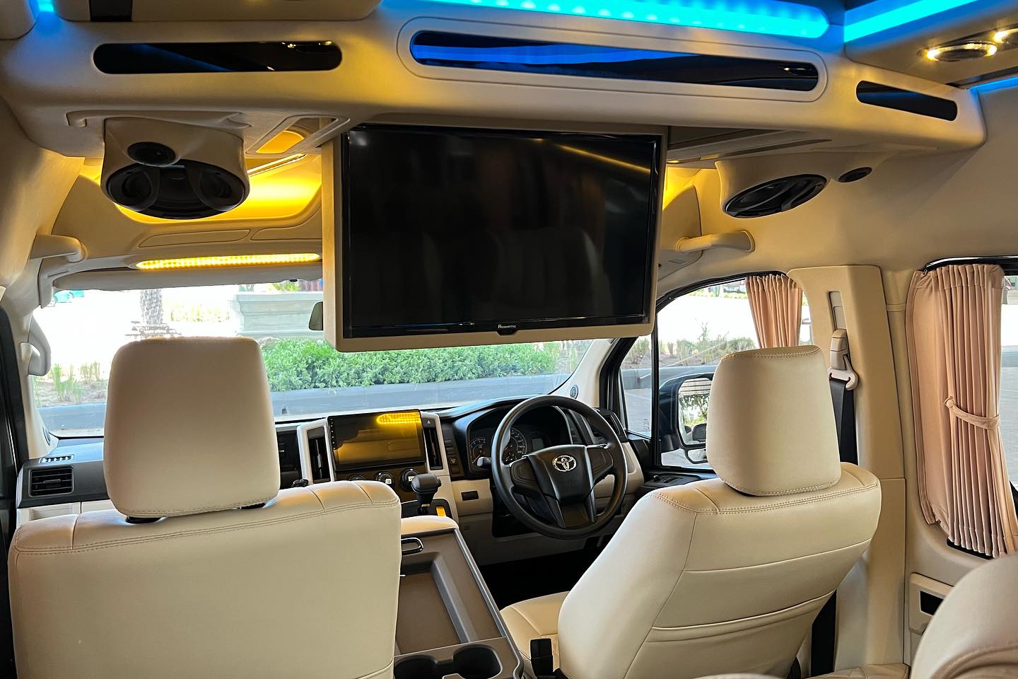 mini-van-356631045_159808763775066_8430639214611776339_n