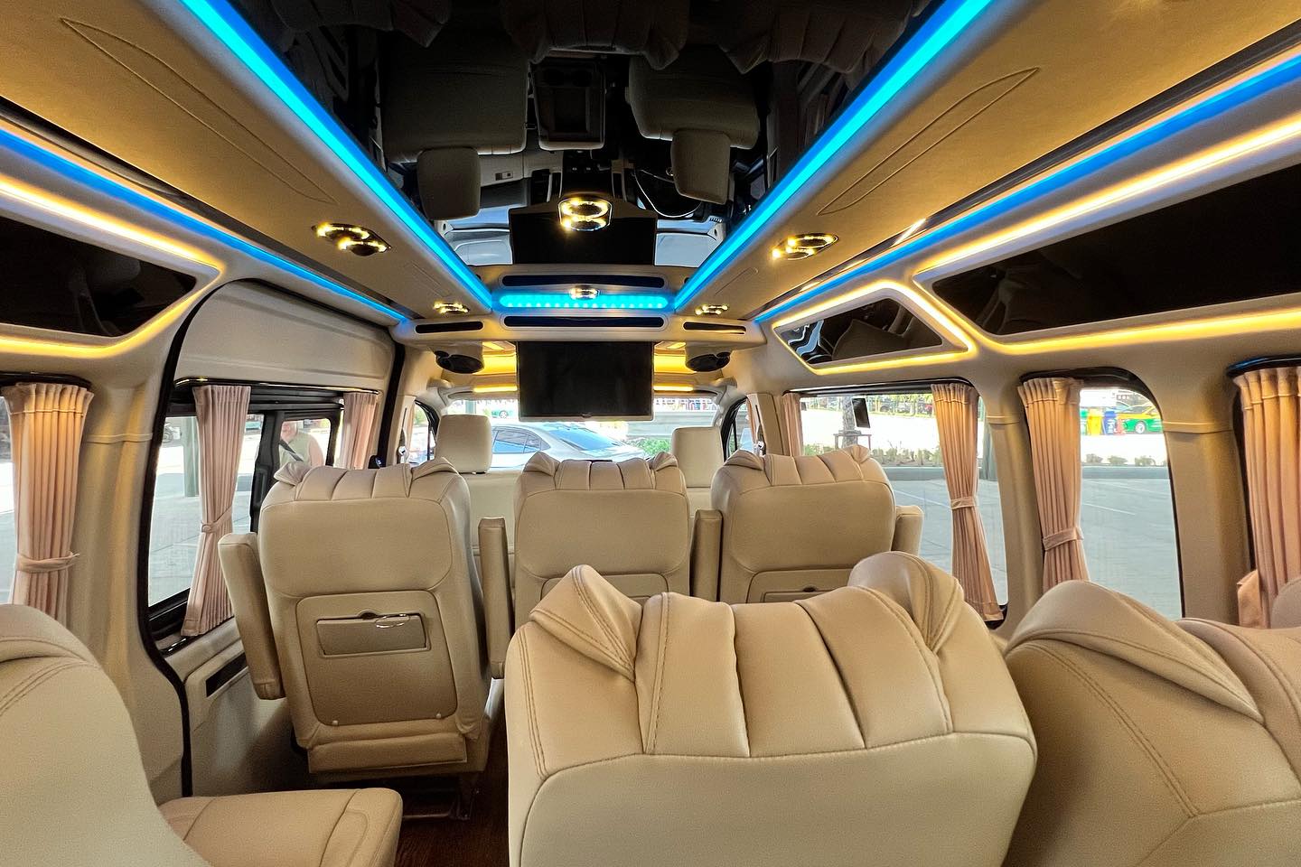 mini-van-356875837_159808777108398_853299800384812979_n