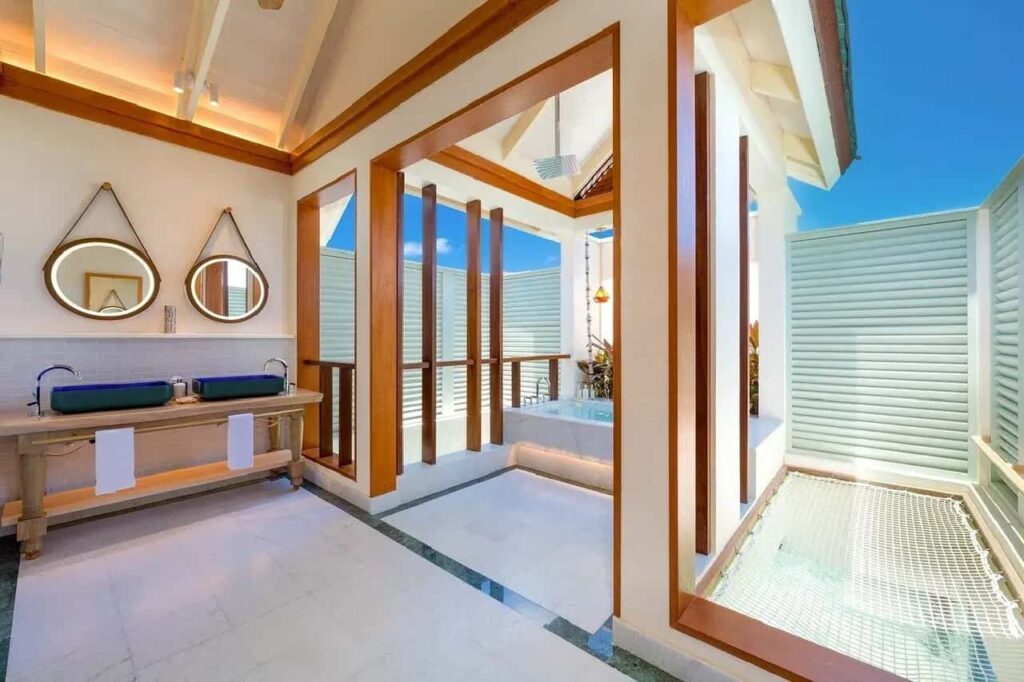 OBLU-SELECT-Lobigili_NestWaterVilla室內網床