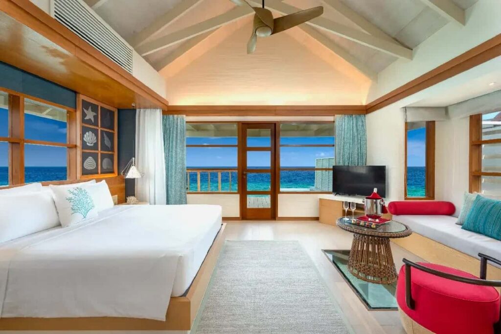 OBLU-SELECT-Lobigili_SunnestWaterPoolVilla木紋裝潢